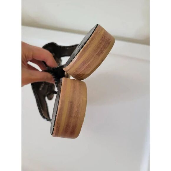 Palm Beach Jack Sandal in Black by Jack Rogers 6 $128 - Picture 4 of 7